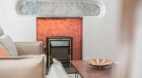 The Old Stamp House Retreat- Three En-suite Bedrooms Central Village Location - Image 4