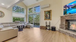 Quatro quartos recentemente renovados, com um baralho para festas, 4 e 1/2 banheiros - Image 3