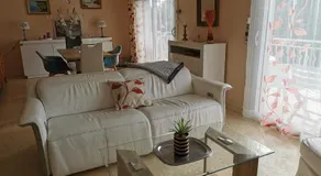 Appartement dans villa avec jardin et piscine privée 4 personnes - Image 2