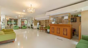 RedDoorz Plus near Kemang Raya - Image 5