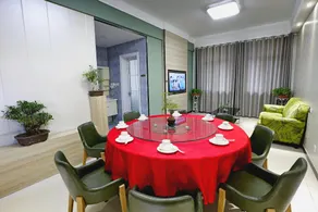 Kingston International Holiday Hotel - Image 4