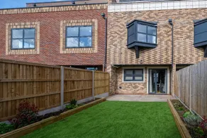 4 Bedroom and 3 Bathroom Family Home with Garden in Isleworth - Image 5