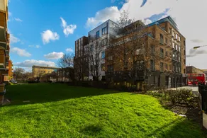 Aldgate by Excel Apartments - Image 4