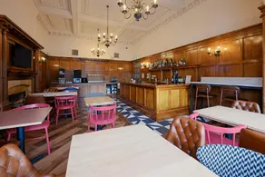 Travelodge Edinburgh Haymarket - Image 2
