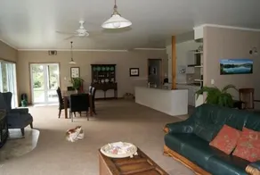 Gully Retreat Karapiro - Image 4