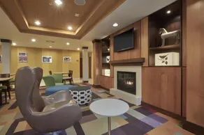 Fairfield Inn & Suites Burlington - Image 2
