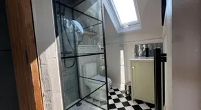 Boutique 2 storey home nr centre - Image 2