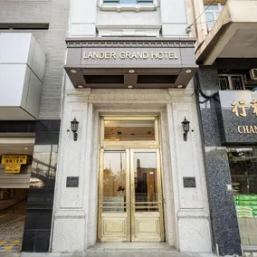 LANDER GRAND HOTEL - Image 5