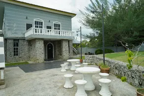 OYO 90451 Bangi Moya Guesthouse - Image 2