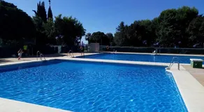 Studio avec piscine et terrasse | Vue mer - Image 4