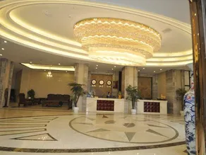 Fengqi Holiday Hotel - Image 2