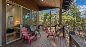 Scenic Golf Retreat with Modern Comforts & Fireplace townhouse - Image 4