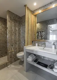 Niki Savvas Studio & Suites - Image 2