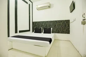 Hotel O Royal Villa - Image 2