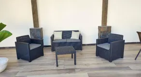 1 New modern 2 bed suite with shared pool - Image 5