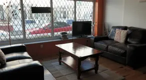 Shananagens Guesthouse - Image 3