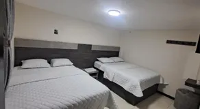 Hotel Monaco - Image 4