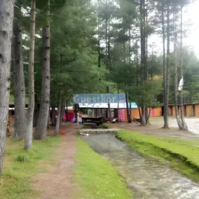 Sky Hill's Hotel & Restaurant - Image 4