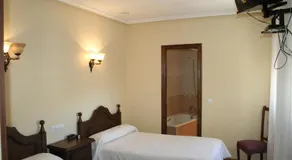 Hostal Restaurante Raton - Image 2