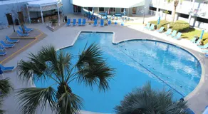 Gorgeous 2 Bedroom Condo - Image 5