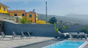 Dragon Tree Villa Ocean & Teide Views Spacious Home for Groups - Image 5