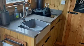 Stargazy Shepherds Hut - Image 5