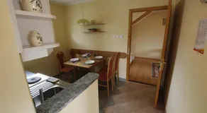 Beautiful accommodation with garden - Image 5
