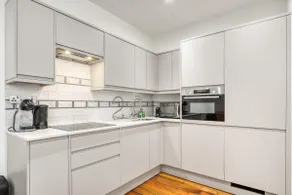 Elegant & Spacious House 3BR 3BA Balcony Patio - Image 5