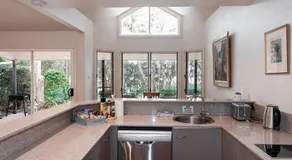 Lake Russell Lakeside Retreat - Image 3