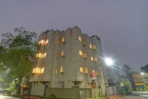 Super Townhouse Hotel All In One Near City Centre Salt Lake - Image 3