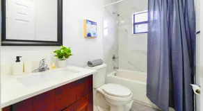 Comfortable Two-Story House near Wynwood with Free Parking - Image 2