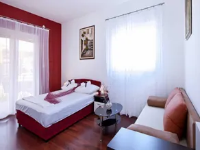 Apartments Aura - Comfort Studio Apartment 7 with shared swimming pool - Image 2