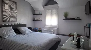Chambre avec SDB privative et parking MOTO ou VL - Image 2