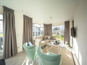 Cozy Dutch Chalet with Terrace - Image 2