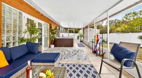 The Flamingo*4bed*pool*jacuzzi*foosball - Image 4