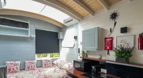 Shepherds hut Bath - Image 3