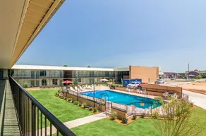 Quality Inn Shawnee - Image 5