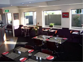 Oakey Motor Inn - Image 2