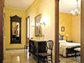 Casa vacacional ideal para familias con internet de alta velocidad, jardín y barbacoa | Vistas al jardín | Adaptada para teletrabajar | Admite mascotas - Image 2