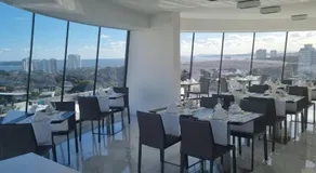 Don Hotel - Image 2