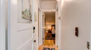 Charming Carriage House in Capital Hill - Image 3