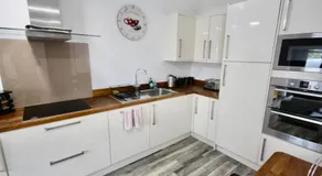 Ferndown Holiday Let - Image 3