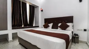 Red inn - Image 2