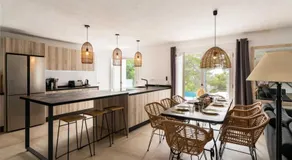 Villa avec barbecue, terrasse et internet haut débit | Vue plage | Adaptée au travail à distance - Image 3