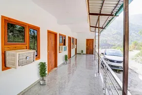 Collection O Studioz Om River Resort - Image 3