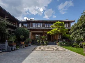 Baisha Pine Retreat · Private Villa with Snow Mountain & Golden Peak View - Image 2