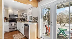 Alicion Bed & Breakfast - Image 5