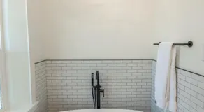 Newly Renovated, Cozy Home - Quiet, Mountain Views - Image 3