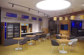 Button Wood Hotel - Image 3