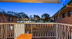 Crystal Waters-2 bed, 2 bathroom, Beachfront Unit! - Image 5